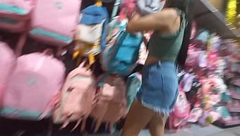 业余情侣在公共场合约...