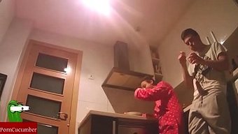 性欲旺盛的情侣在这个...