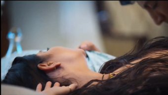 印度熟女视频中的手指...