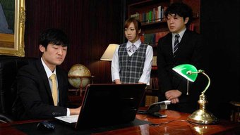 业余日本秘书在办公室...