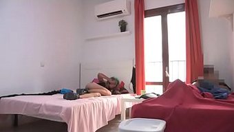 欧洲业余少女小胸部口...
