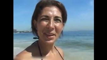 巴西熟女享受激情性爱...