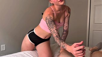 可爱的继妹要求私下里...