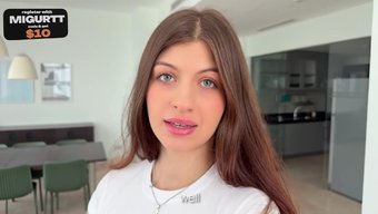 继父忍不住反应过来,继女直接把他拉进pov视角,欲火难耐。