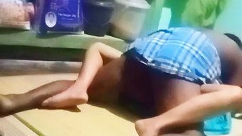 紧致而兴奋的少女双重...