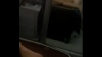 年轻天真的女孩秘密肛交