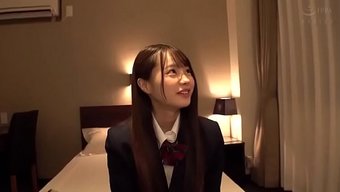 小奶瘦妹被男友狠狠操翻