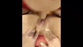 成熟的妈妈和年轻的情人疯狂