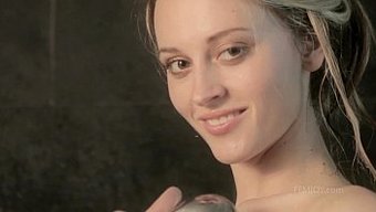 大自然的乳房和完美的...