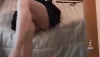 变性人支配男人并操他的脸