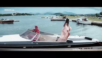金发炸弹在行动 - ...