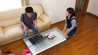 18岁的日本棕发女郎...