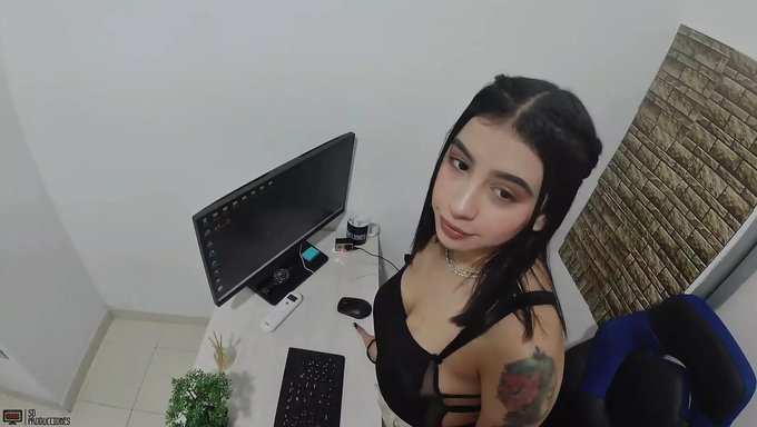 前女友激情的口交快感导致高潮 - 西班牙成人内容