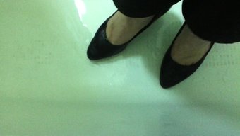 熟女穿着湿漉漉的办公...