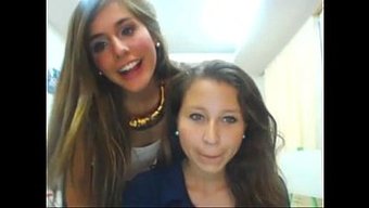 一群淫荡的女摄影师在...