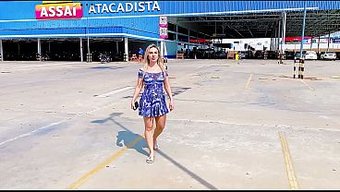 与经理的市场关系以她被赶出去而告终