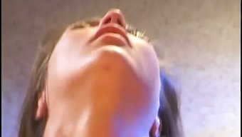 少女(18+)在狂野...