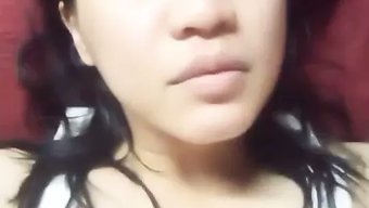 少女用性玩具和水果自...