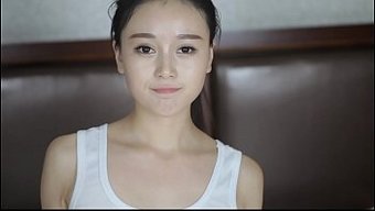 惊人的亚洲美女在网络...
