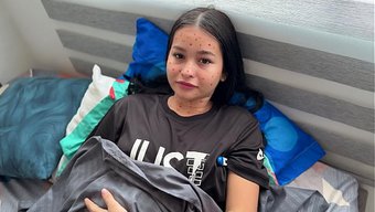 继妹用疾病作为策略,...