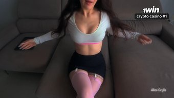 男的在骚妹的性感屁股...