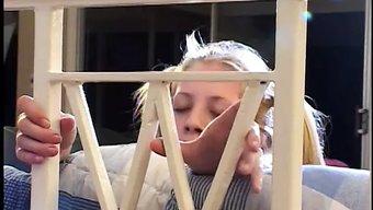 大胸部的少女口交并被面部操
