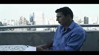 亚洲少女拥有漂亮的阴...