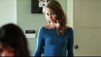 熟女和她的女儿男友进...